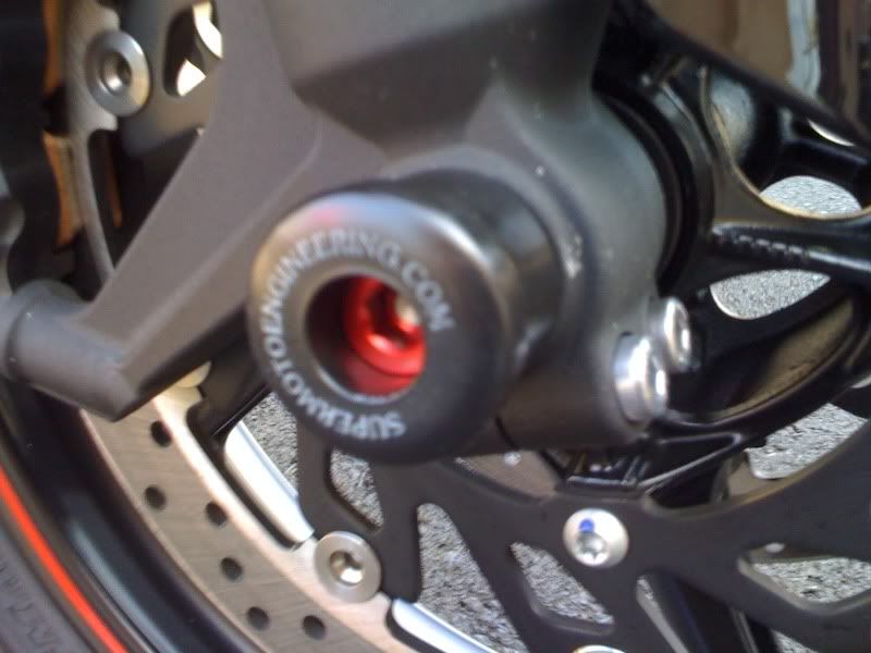 Got my SME axle sliders and spools! Yamaha R1 Forum YZFR1 Forums
