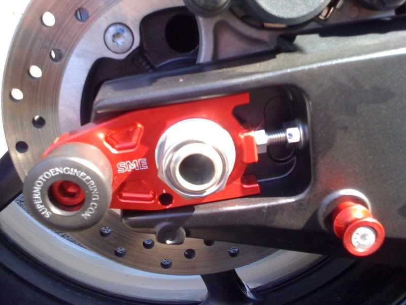 Got my SME axle sliders and spools! Yamaha R1 Forum YZFR1 Forums