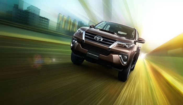 Toyota Fortuner 2017 Phong cach trang nha tre trung