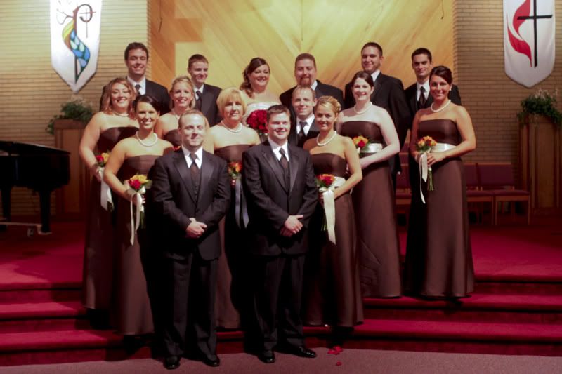 IMAGE: http://i38.photobucket.com/albums/e110/Lovebugg42/JenandKevin493.jpg