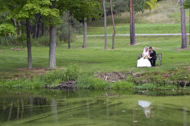 IMAGE: http://i38.photobucket.com/albums/e110/Lovebugg42/KristenandJosh254.jpg