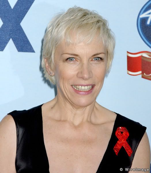 AnnieLennox_DeGuire_13755874.jpg