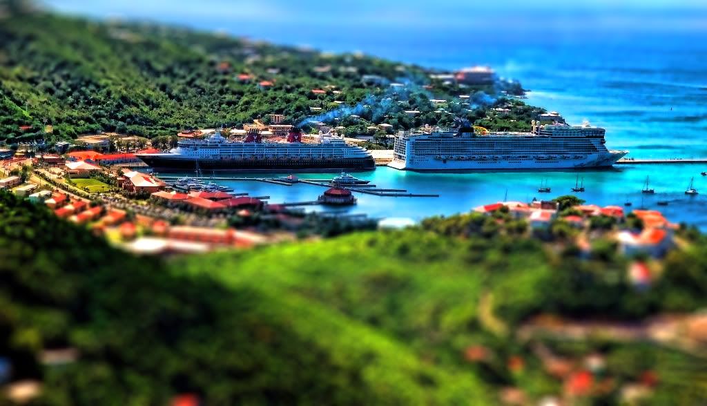 dclcruise2010-0806_edited-1-tiltshift.jpg