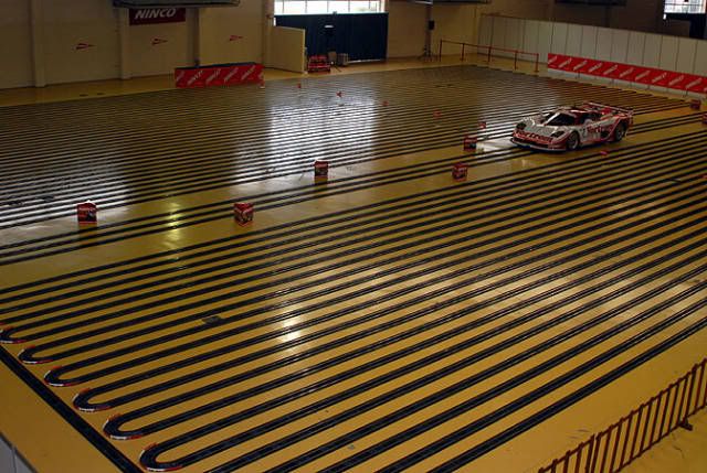 longest scalextric track