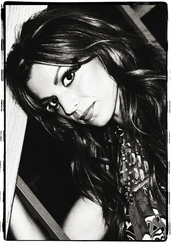 IMAGE: http://i38.photobucket.com/albums/e127/whoopsjenny/BLOG10-1.jpg