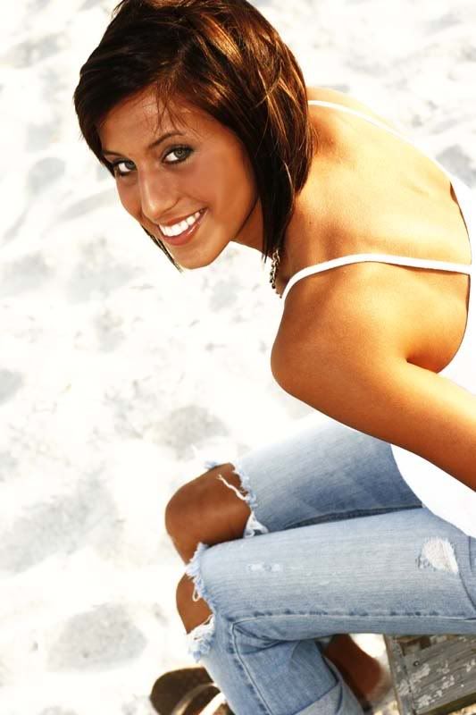 IMAGE: http://i38.photobucket.com/albums/e127/whoopsjenny/kim6resized.jpg