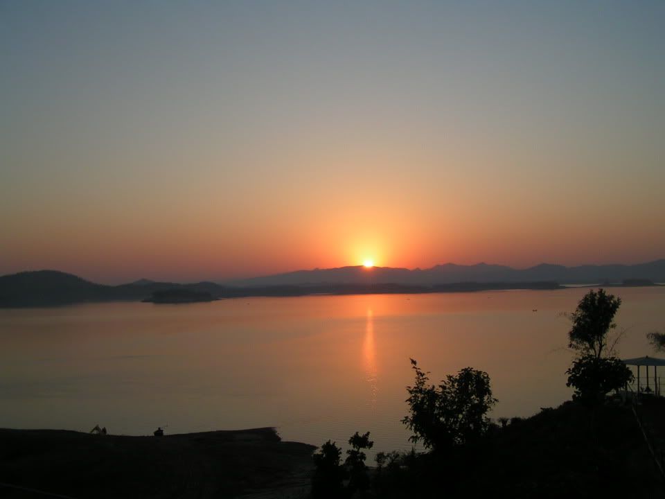 sun rise @ tawa dam
