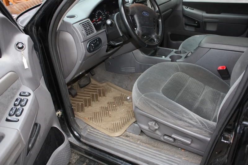 2003 Ford Explorer Interior